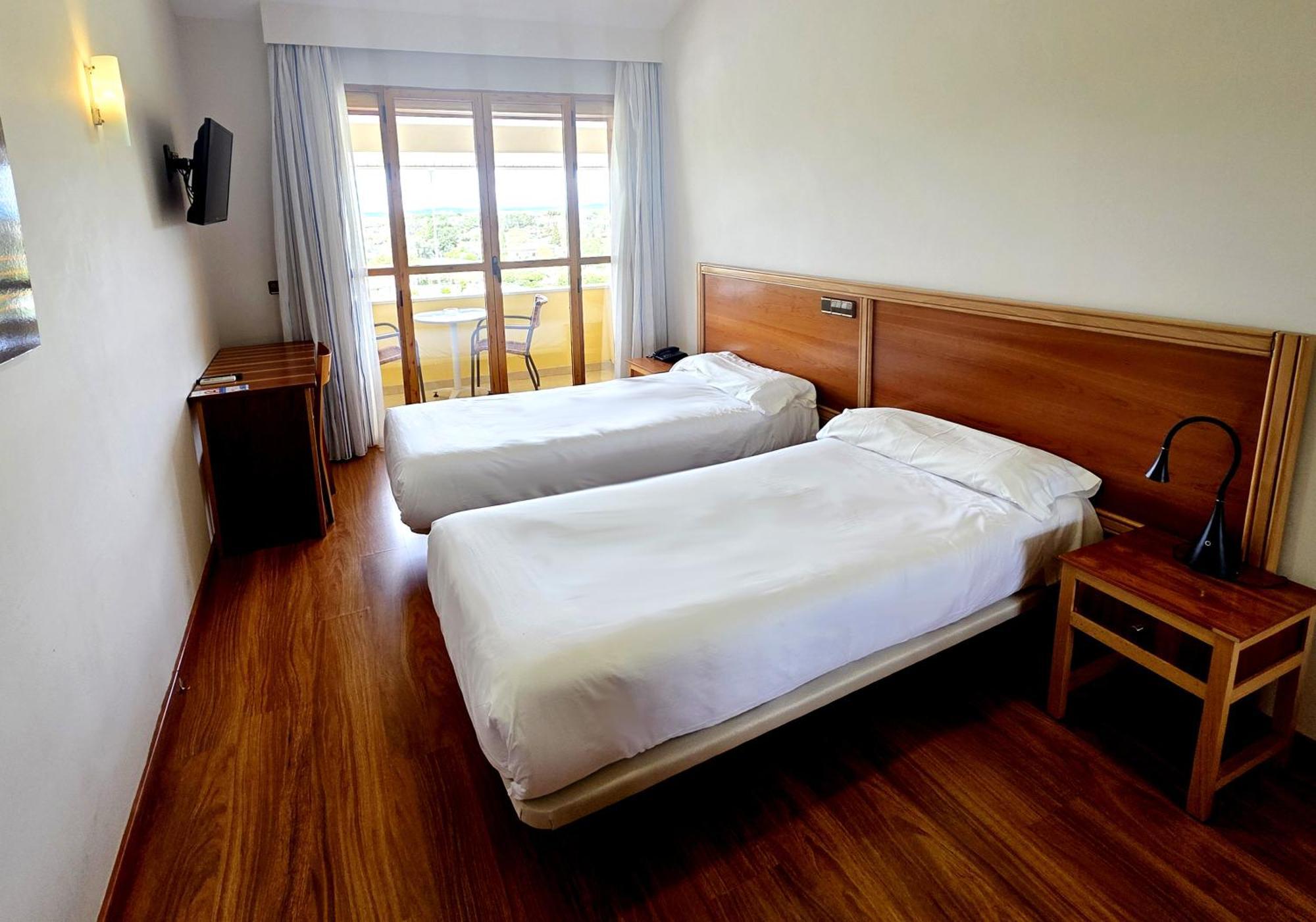 Hotel Los Barruecos By Croma Malpartida de Caceres Luaran gambar