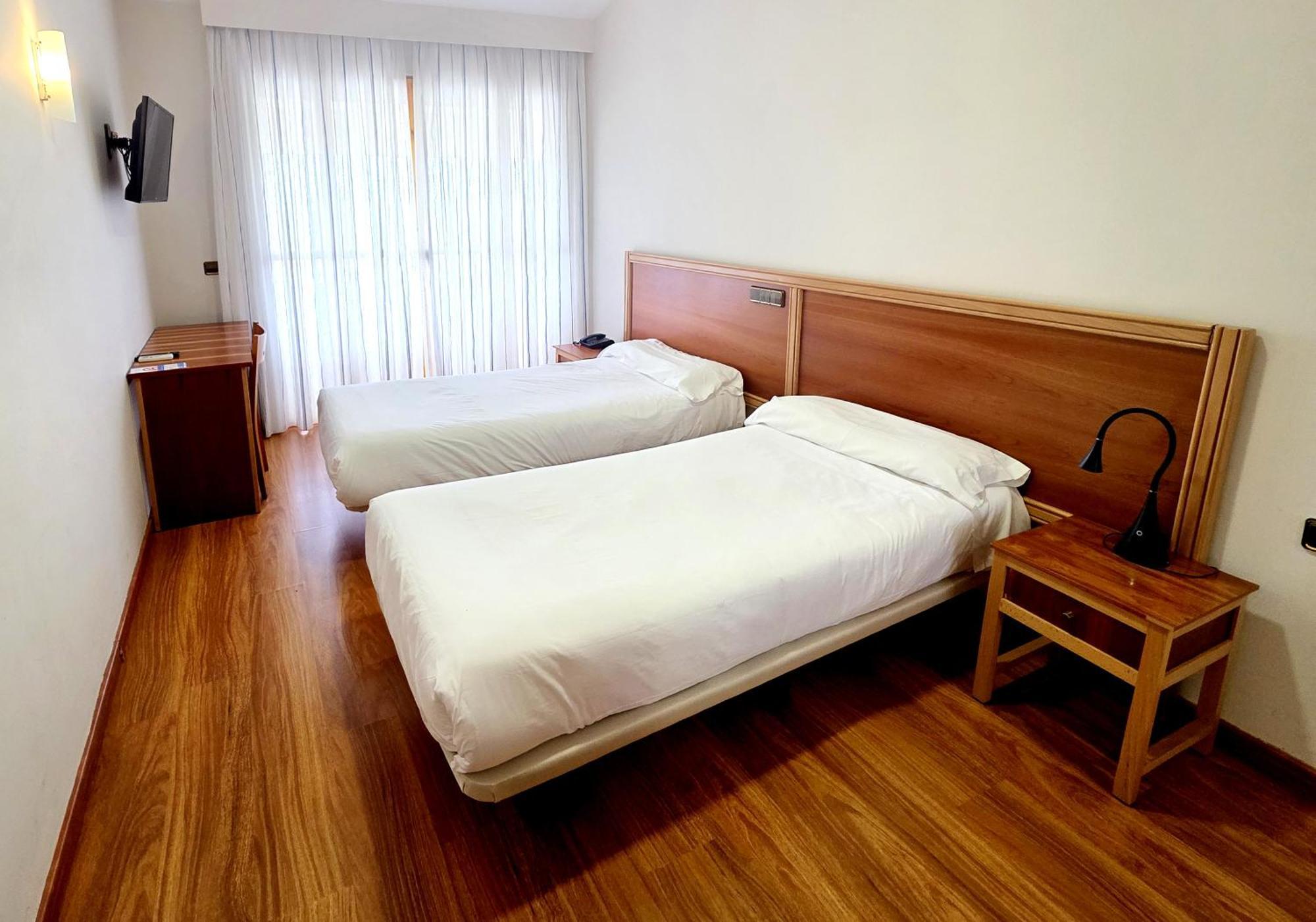 Hotel Los Barruecos By Croma Malpartida de Caceres Luaran gambar