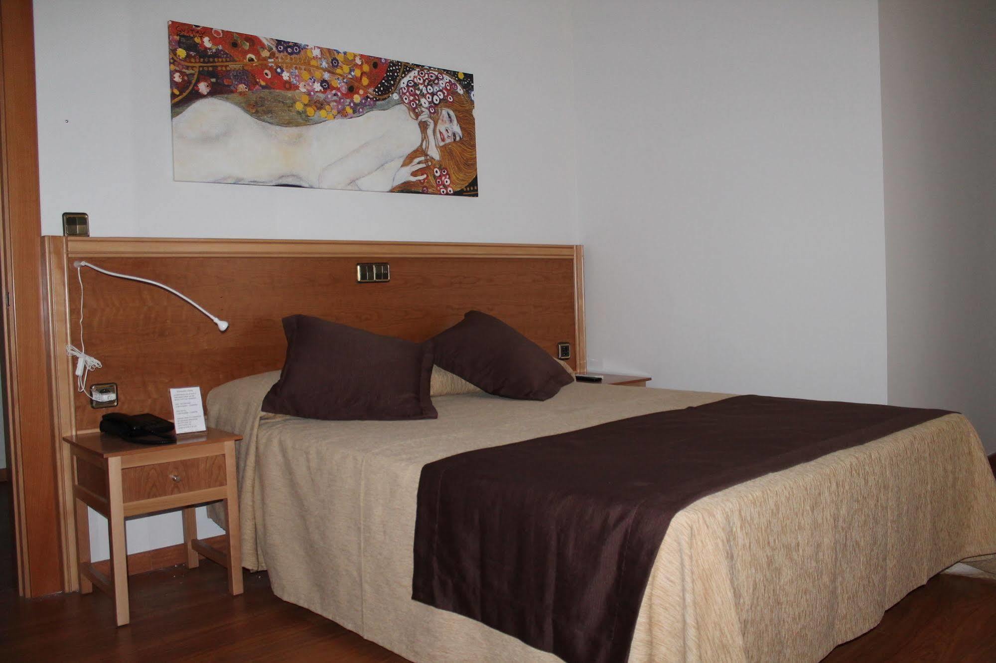 Hotel Los Barruecos By Croma Malpartida de Caceres Luaran gambar