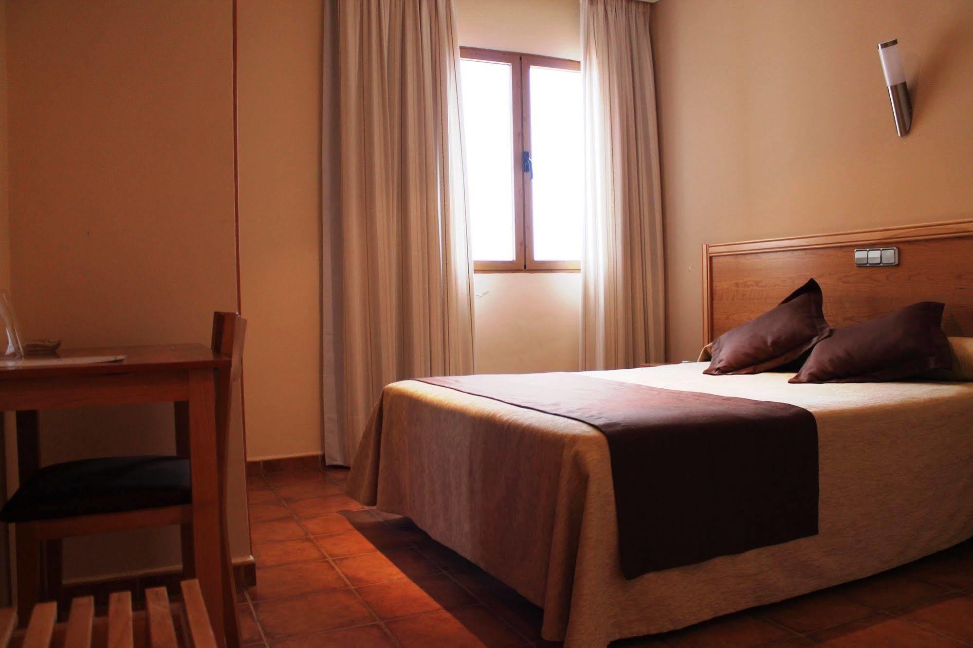 Hotel Los Barruecos By Croma Malpartida de Caceres Luaran gambar
